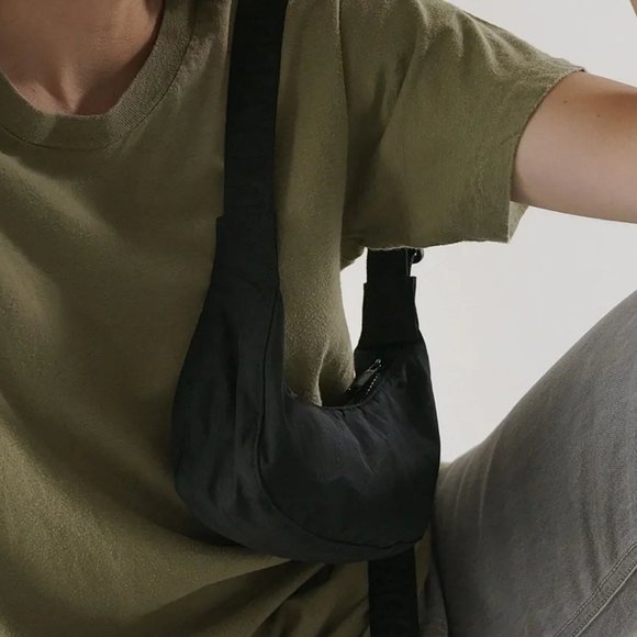 NWT Baggu Mini Nylon Crescent Bag - Black - Picture 6 of 9